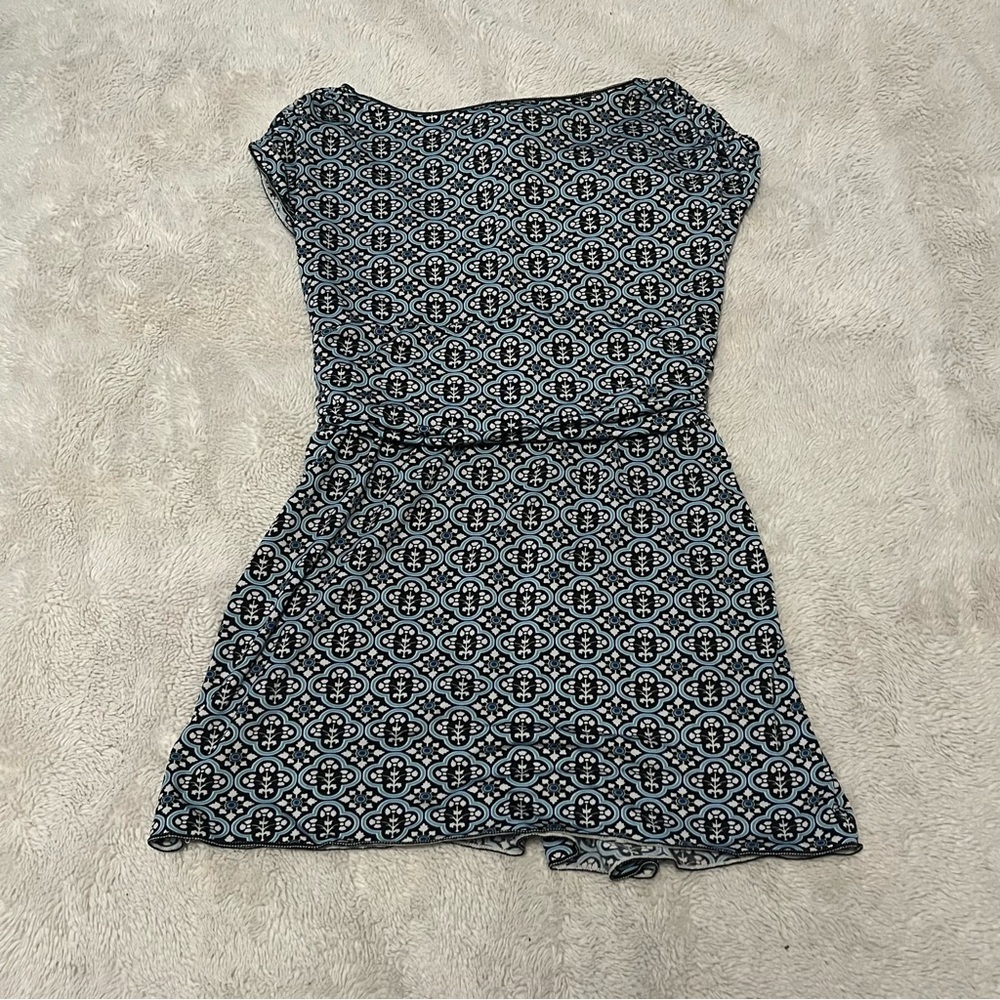 Max Studio Geometric Wrap Top - Picture 3 of 3